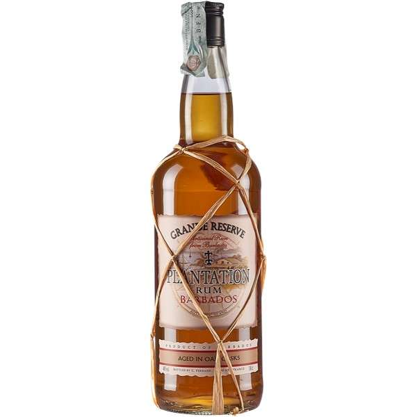 RUM PLANTERAY GRANDE RESERVE POURING